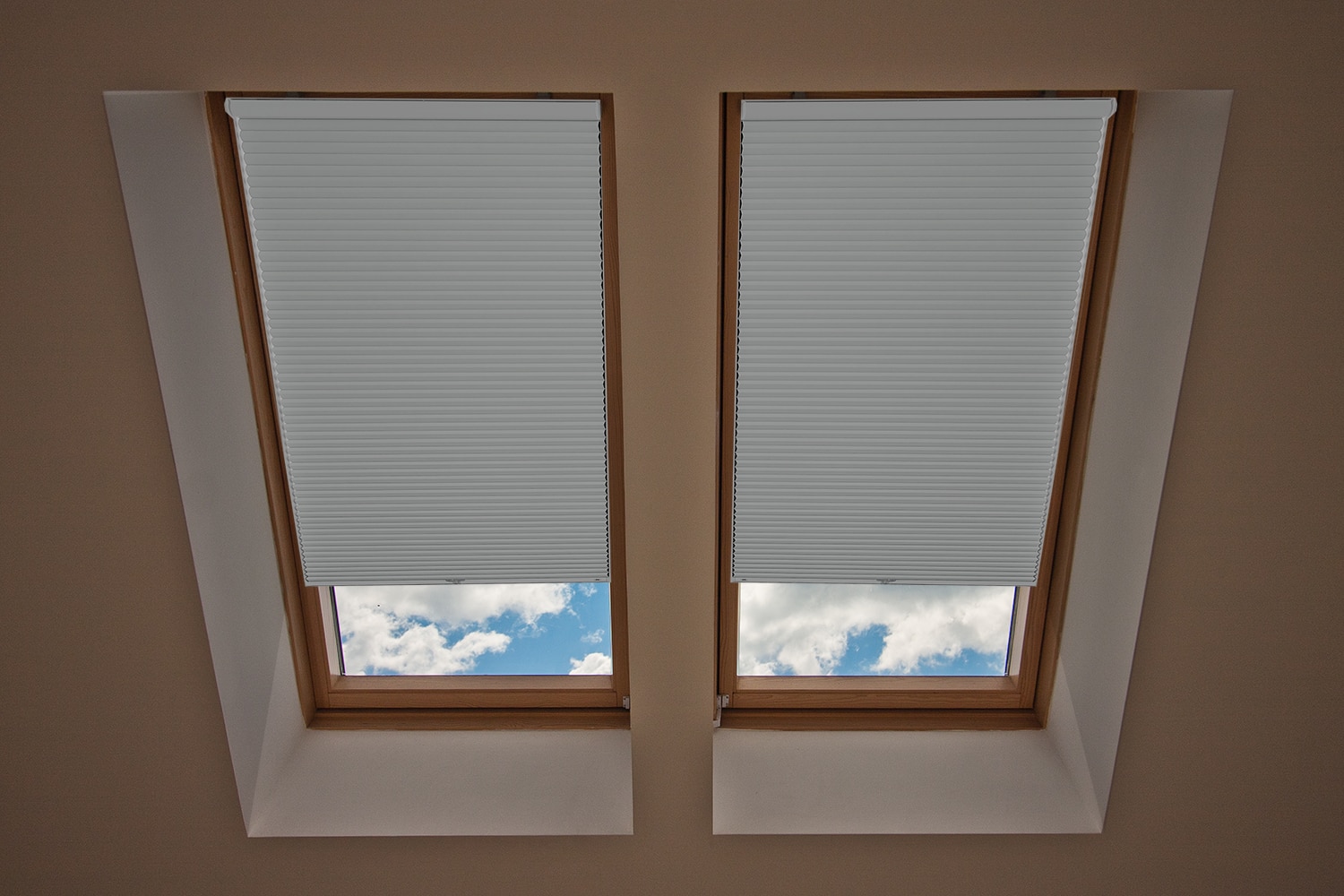 Top Quality Blackout Thermal Skylight Blinds For Velux Windows Total Blackout 