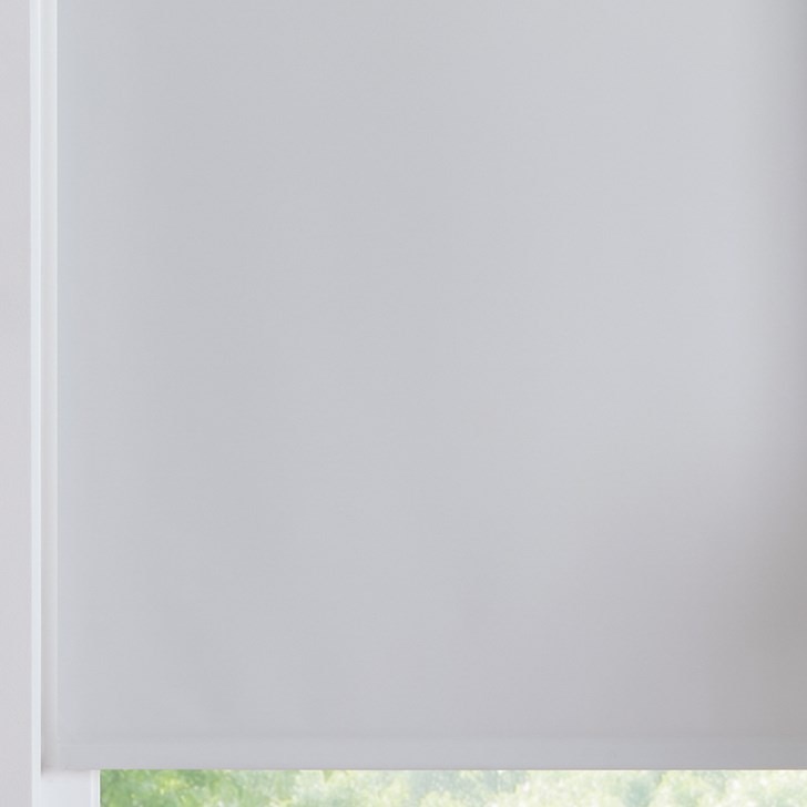 Color: Splendor Oyster SPB04; Headrail: 4 Inch Square Aluminum Fascia in the Anodized Aluminum Color; Bottom Rail: Heat Sealed