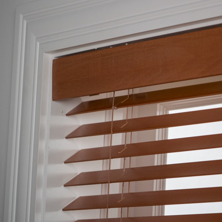 Color: Sienna Chestnut 7409