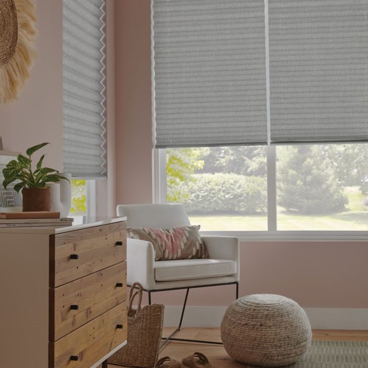 2" Pleated in Dundee Carbon Ritz 3353 with Midnight Liner 8005