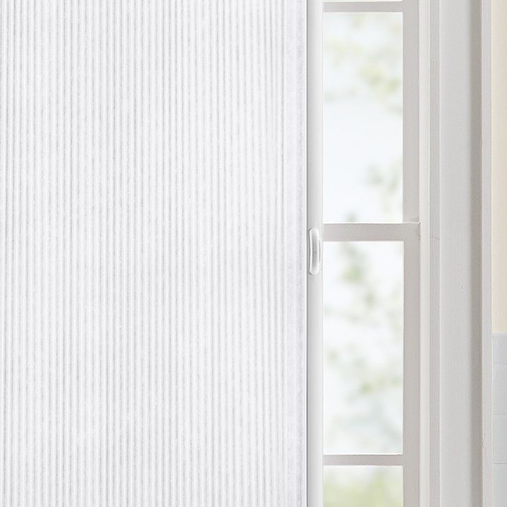 Color: Igloo C5900; Rail Color: White Satin