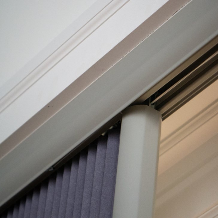 Color: Classy Carbon C5418