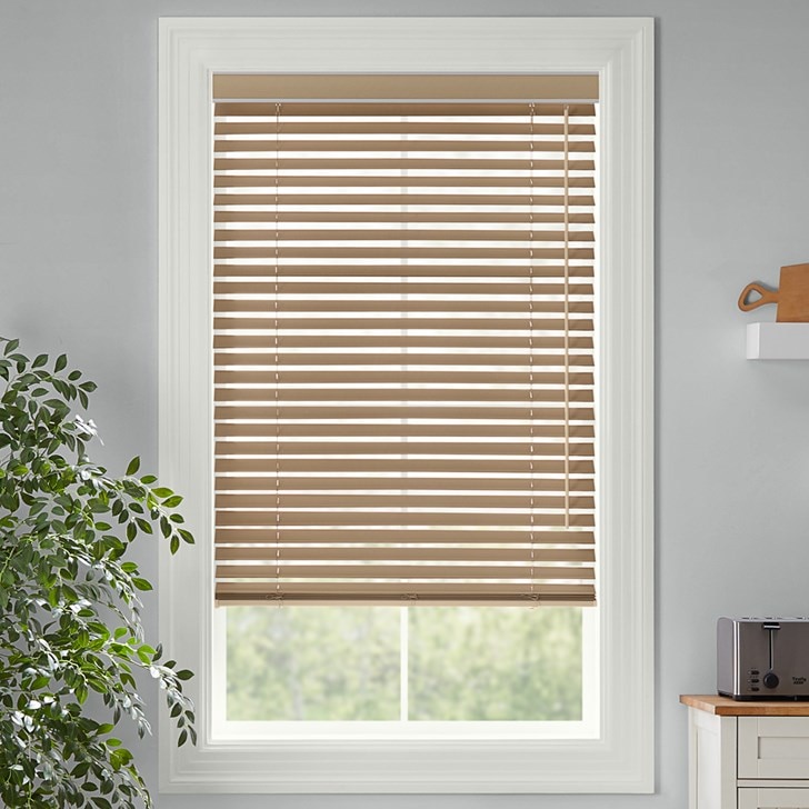 Color: Walnut F7830; Lift: Cordless; Features: Routeless