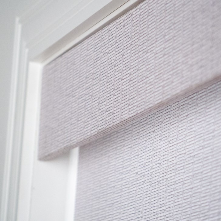 Color: Lulu Pearl LX334