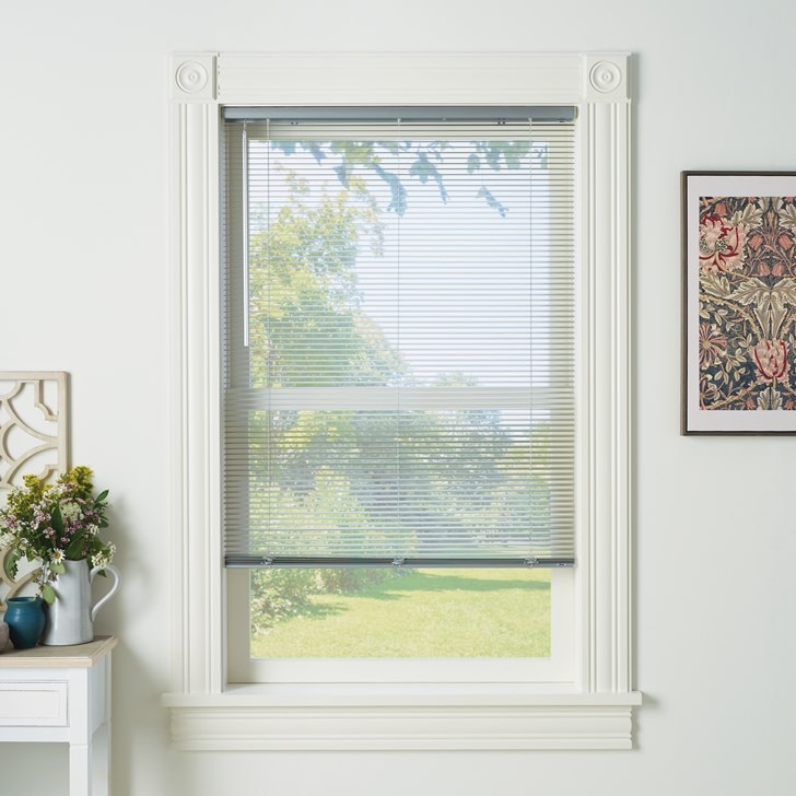 Color: Structured Aluminum; Fold Style: N/A; Lift: Cordless