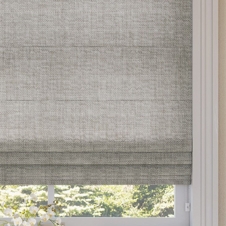 Color: Outlander Dust Grey F104; Lift: Continuous Cord Loop; Fold Style: Classic Flat