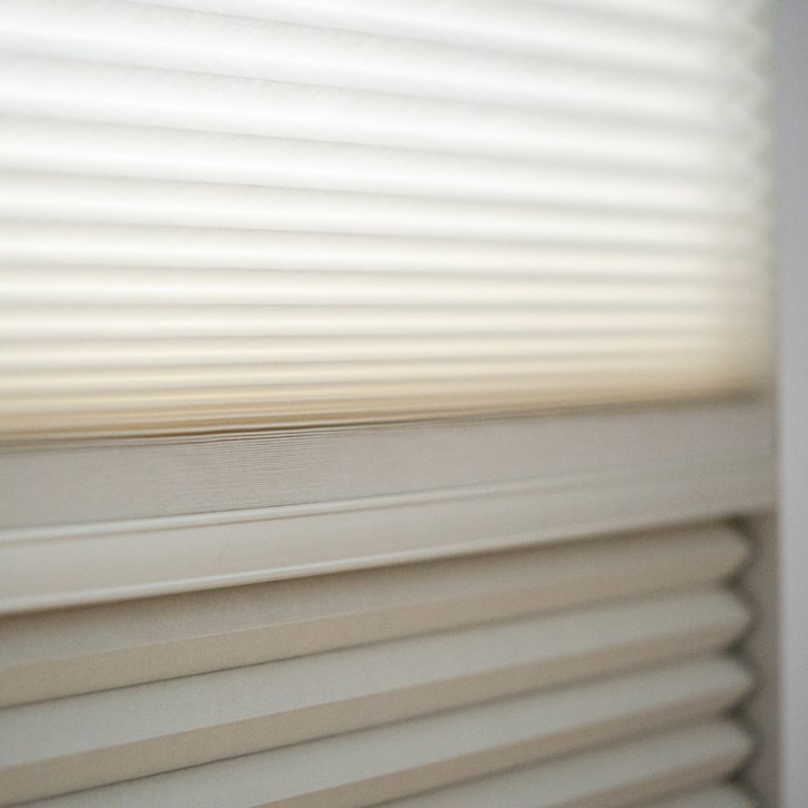 Color: Linen 1G070