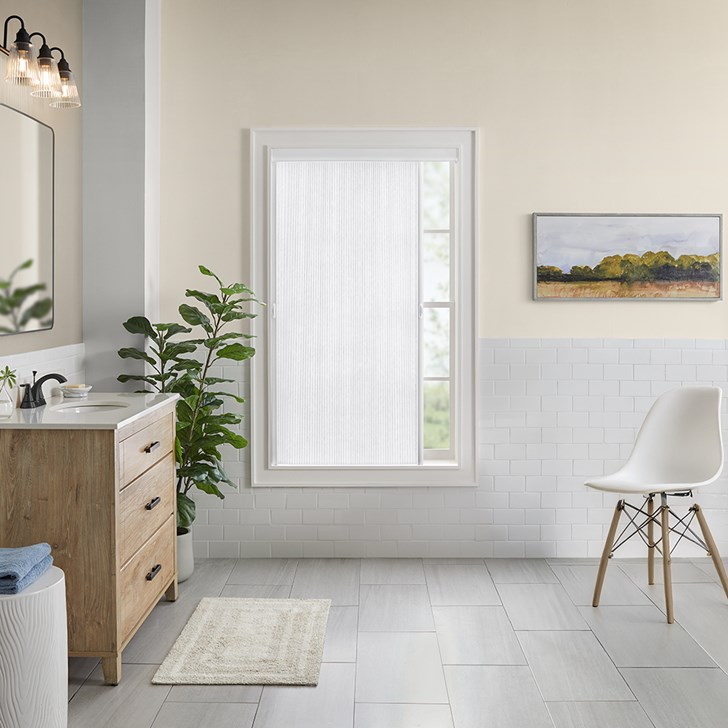 Color: Igloo C5900; Rail Color: White Satin