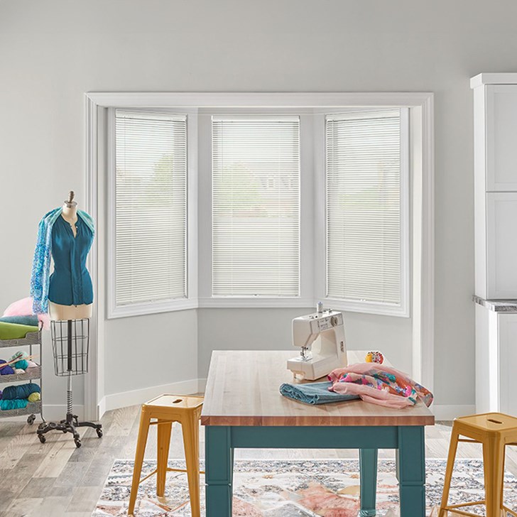 Color: Crystal White