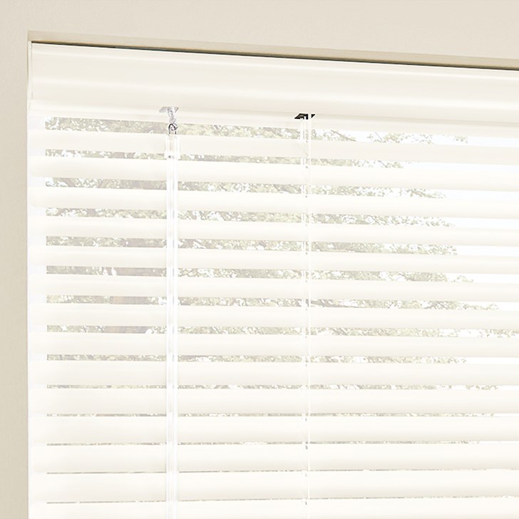Bali Classics Aluminum  Horizontal Blinds with Cordless Lift/Wand Tilt: Alabaster 112