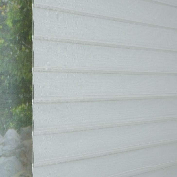 Shown in color Maldives White