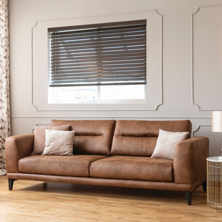 Color: Ultra Aged Teak V922E Valance: Designer Crown