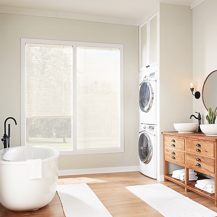 Bali Classics Aluminum  Horizontal Blinds with Cordless Lift/Wand Tilt: Alabaster 112