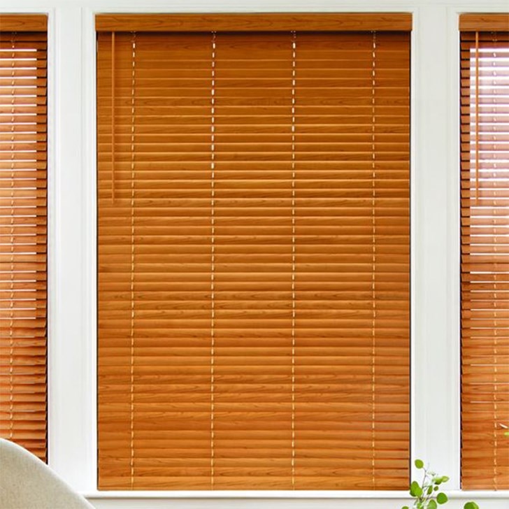 Color: Caramel Oak