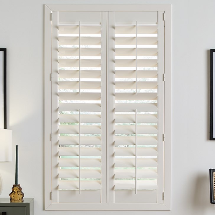 Color: Pecan; Location: Front Tilt Bar; Louver Size: 4 Inch, Hinge Color: Painted to Match; Split: 2 Panels Split Tilt Rod