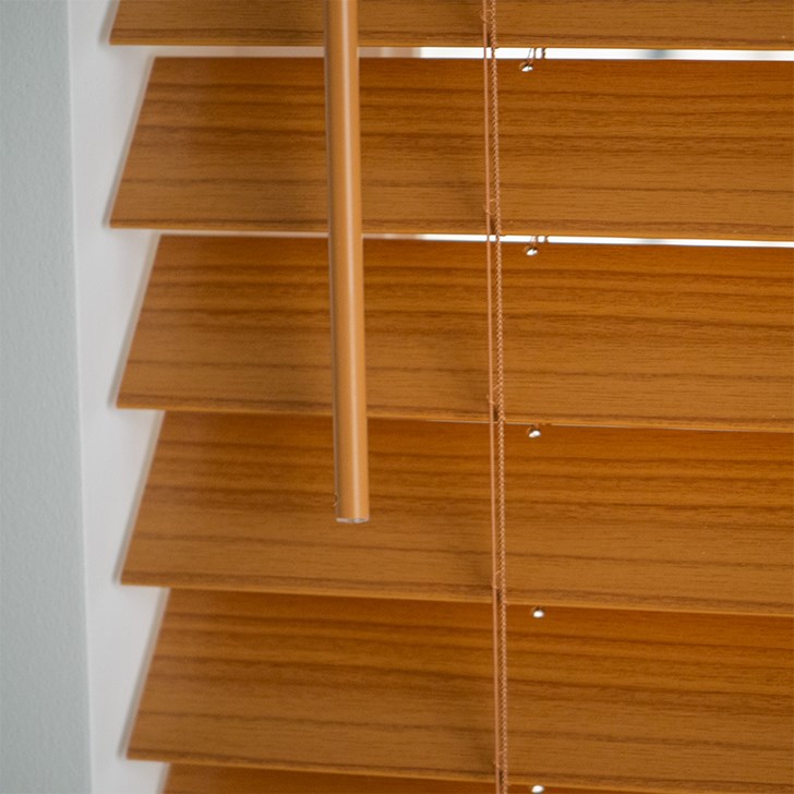 Color: Chestnut 6921