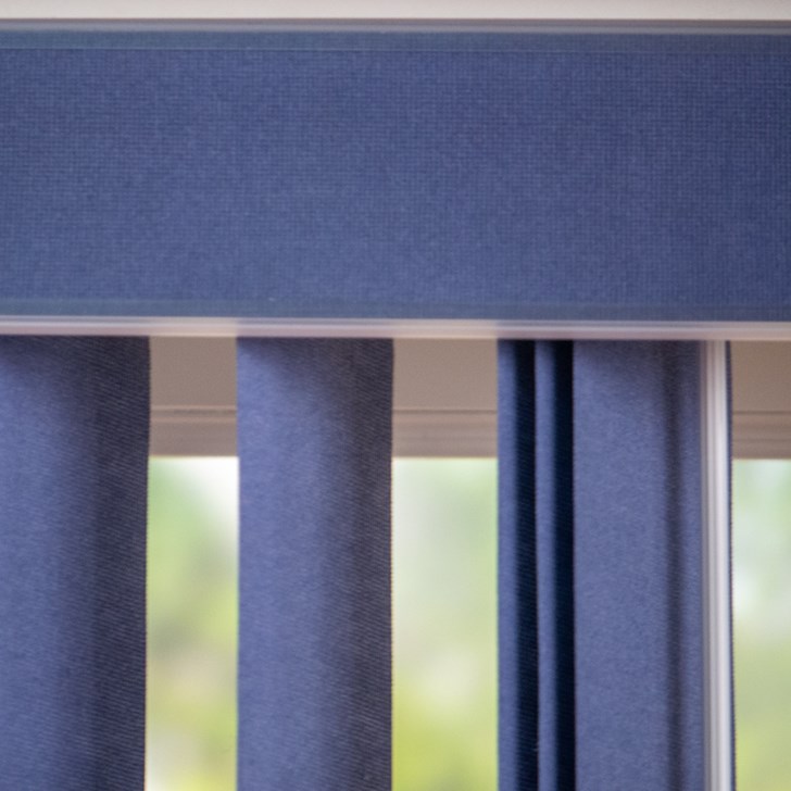 Color: Aurora Blueberry RS111