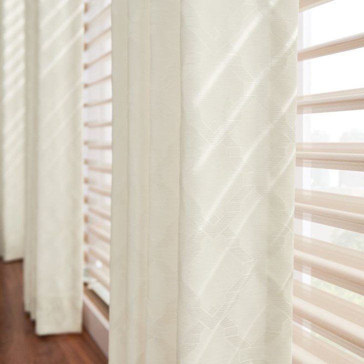 Shown in Color Official Plumed White 8064
