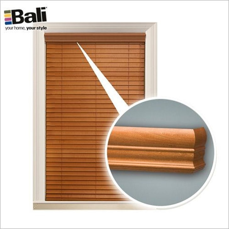 Upgrade to a 3.5" decorative valance to add a finishing look to the product and room.