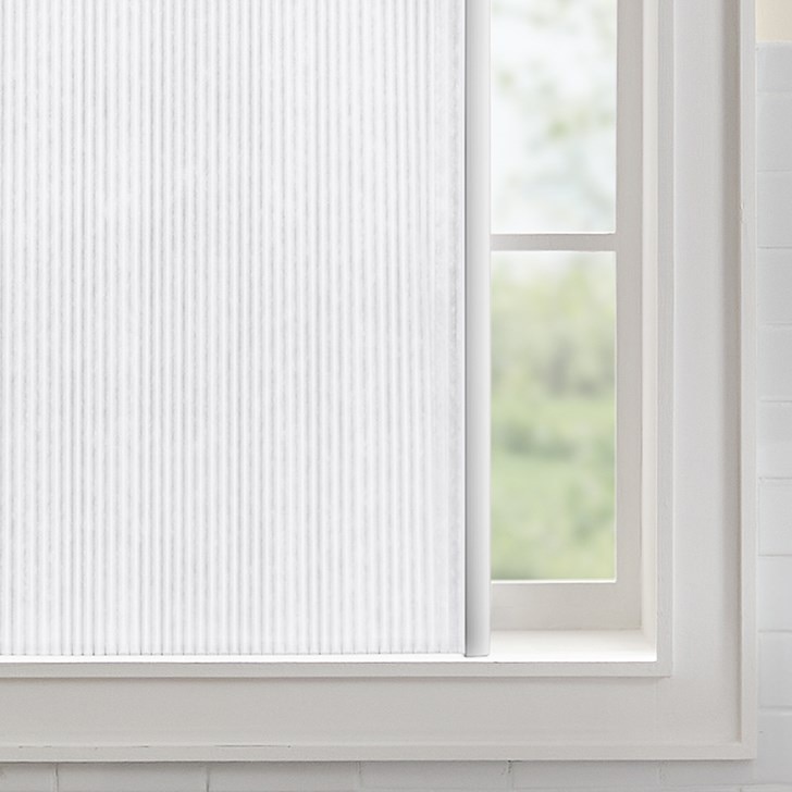 Color: Igloo C5900; Rail Color: White Satin